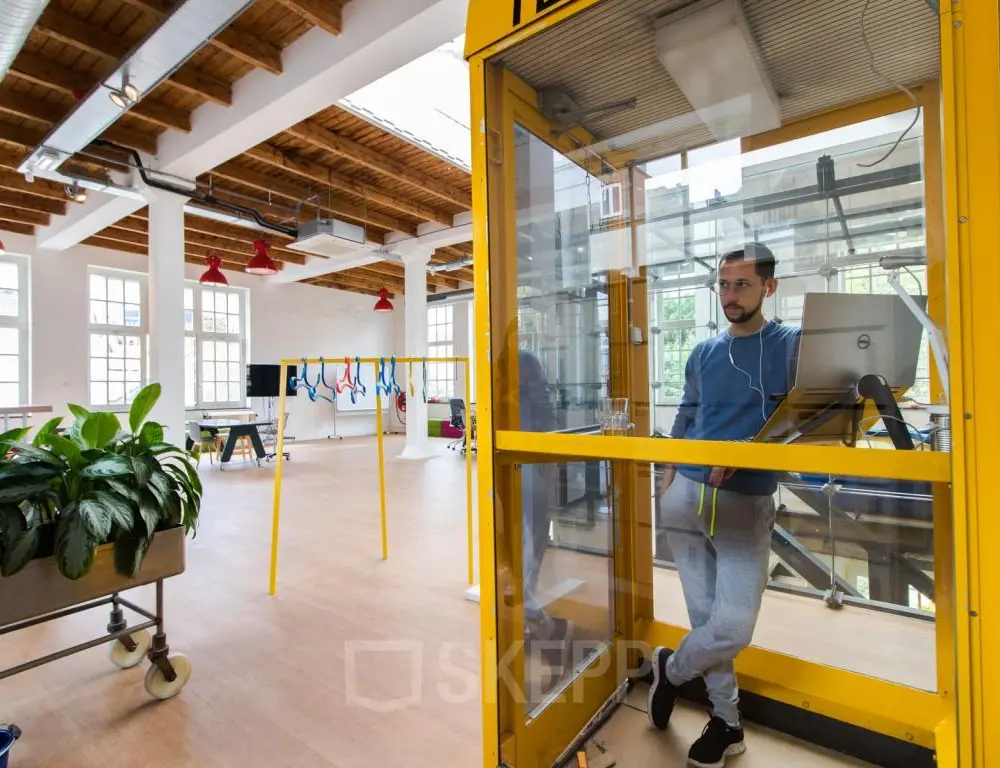 freelance werkplek huren kantoorinrichting bureaustoel2 2